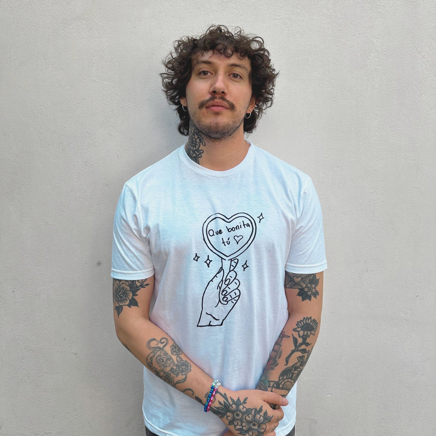 Playera "Qué Bonita Tú" HECHA A MANO